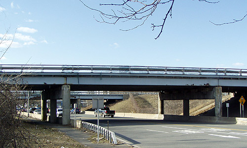 Exit 4 with Albany Shaker Road underneathe on the way to Albany International Airport