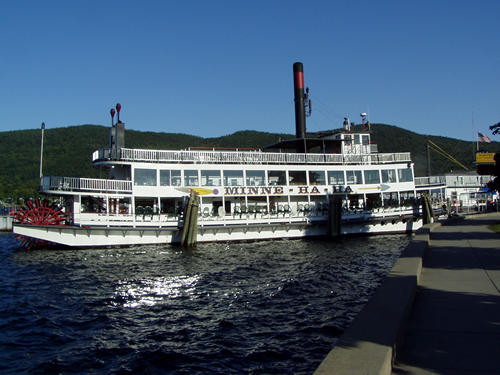 A Lake George Tour Boat